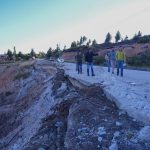 Autoridades del MIT inspeccionan puntos críticos de la vía Cuenca –Loja. Hay graves daños en algunos tramos.