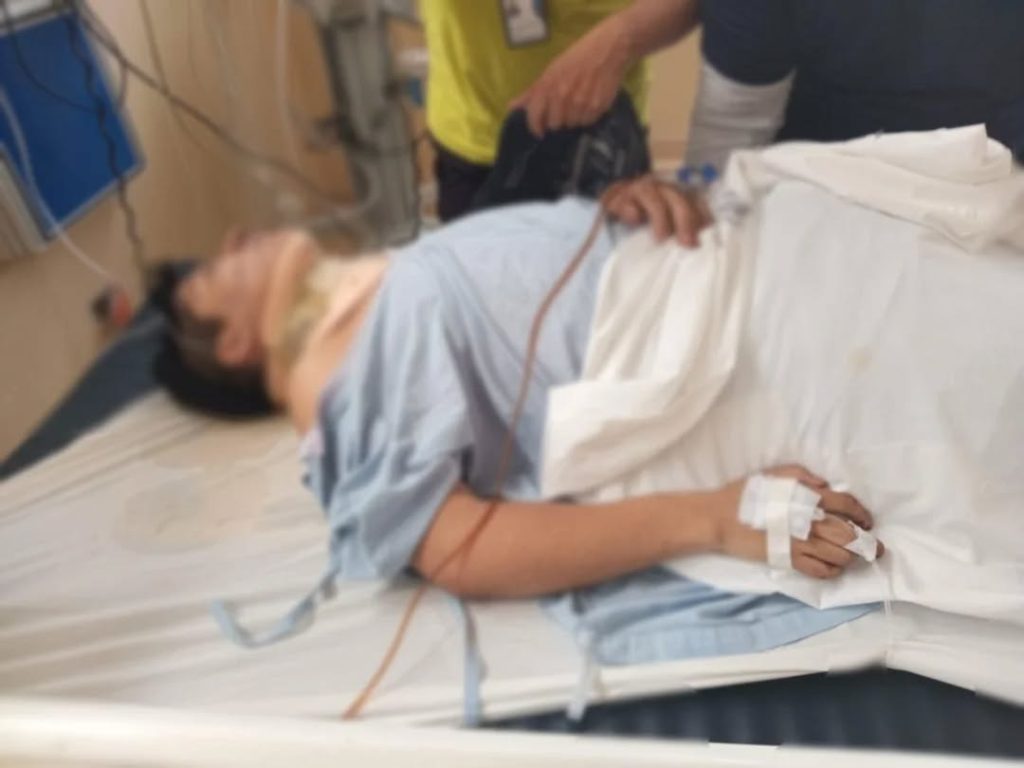 Félix Aurelio Suqui, de 22 años, requiere una operación urgente y el IESS en Cuenca busca derivarlo por falta de insumos.