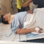 Félix Aurelio Suqui, de 22 años, requiere una operación urgente y el IESS en Cuenca busca derivarlo por falta de insumos.