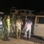 Militares refuerzan controles en la vía Cuenca - Molleturo - Naranjal tras asalto a una furgoneta de transporte turístico.