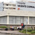 Médicos alertan grave crisis por desabastecimiento de medicinas e insumos en el hospital Vicente Corral Moscoso, en Cuenca.