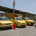 Los taxis, para operar en Cuenca, requieren el título habilitante. Foto: El Mercurio