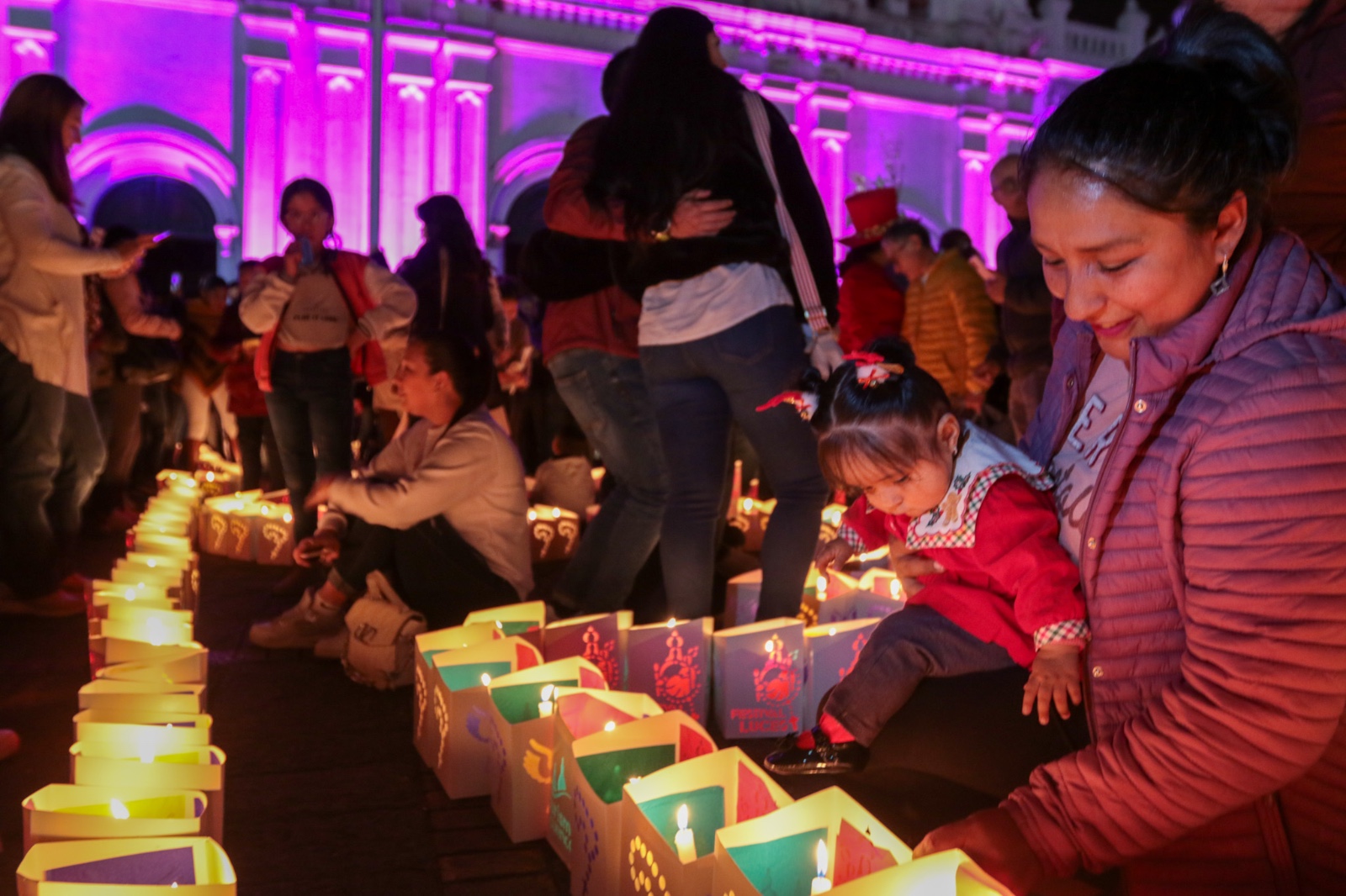 Este domingo 7 de diciembre se realizará el Festival de Luces en la plazoleta de Santo Domingo. Foto: El Mercurio