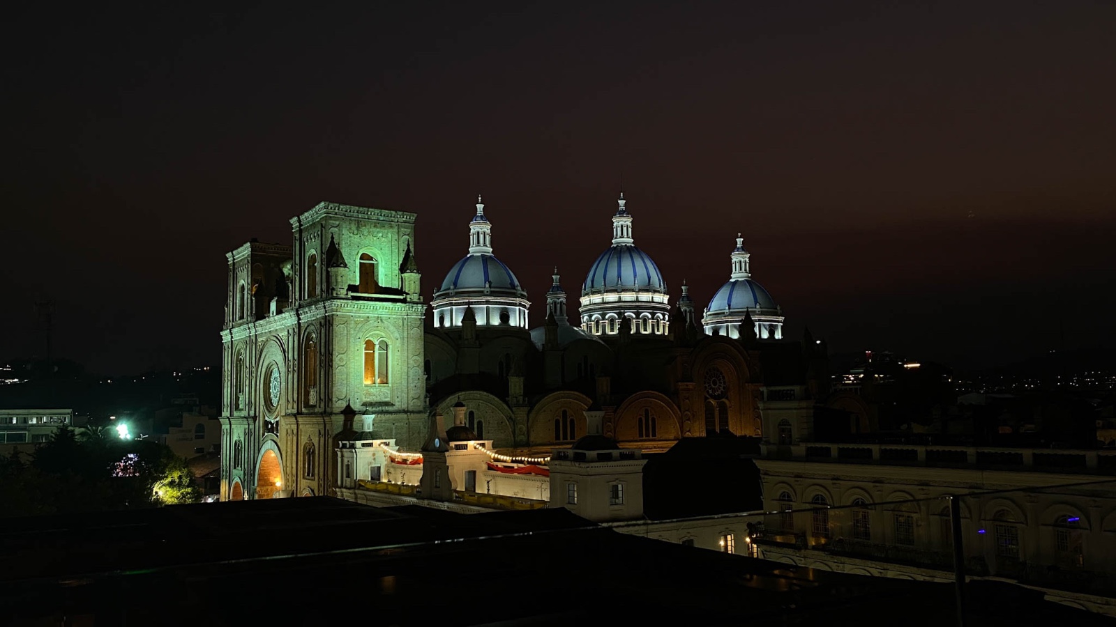 Cuenca se ha vuelto una ciudad con gran presencia de turistas. Foto: El Mercurio