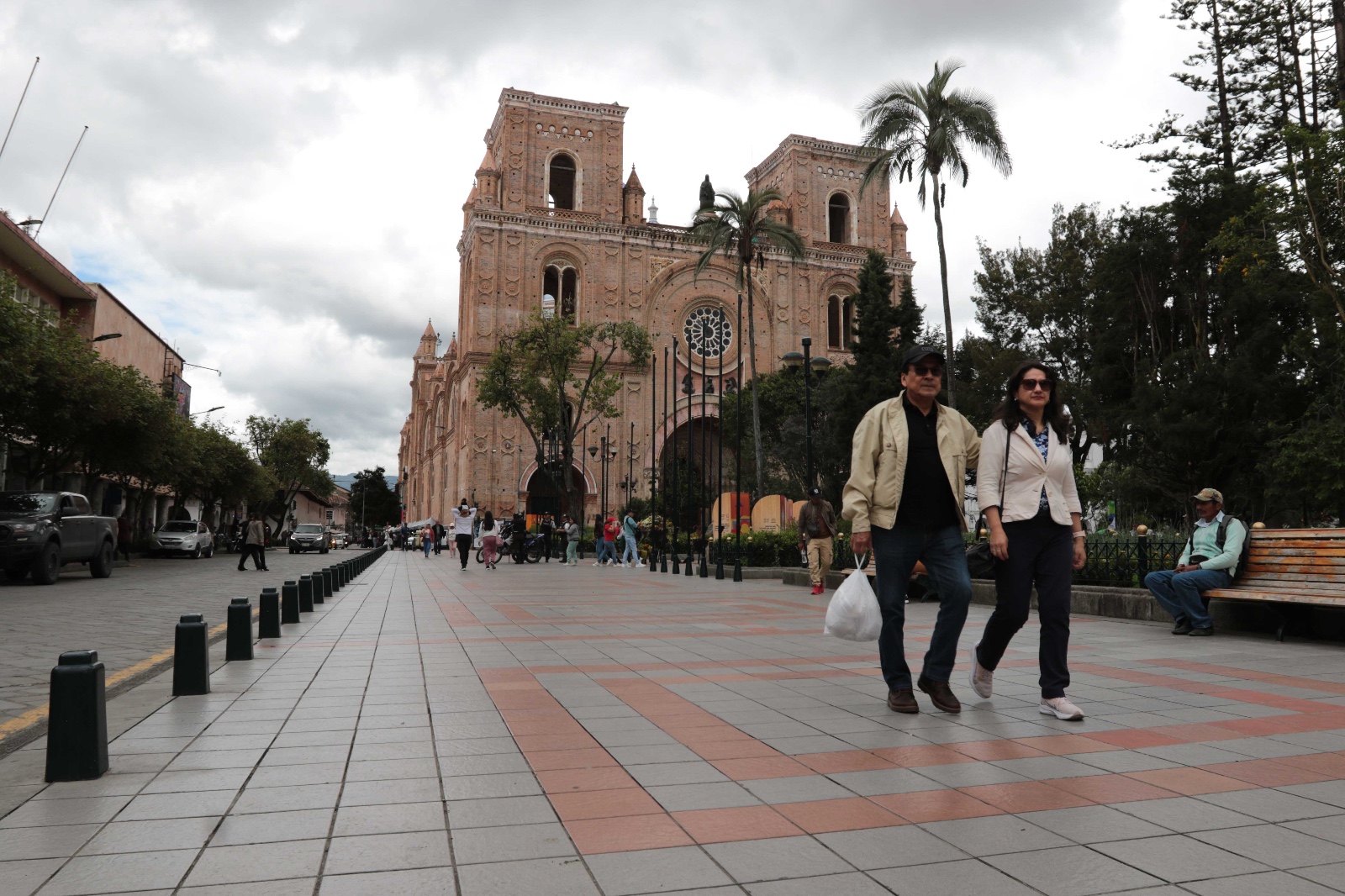 Las calles que están alrededor del Parque Calderón se peatonizarán. Foto: El Mercurio