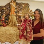 Doris Bravo, junto al niño Jesús de la familia Bravo Ordóñez. Foto: El Mercurio