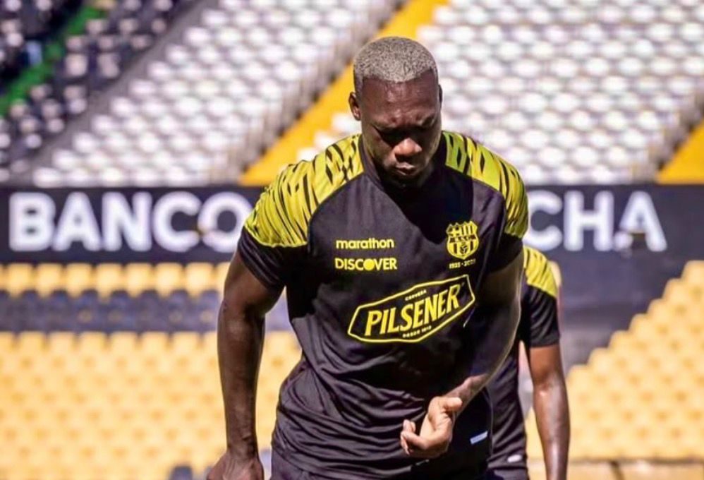 Felipe Caicedo es uno de los jugadores que dejará el fútbol. Foto: Barcelona S.C