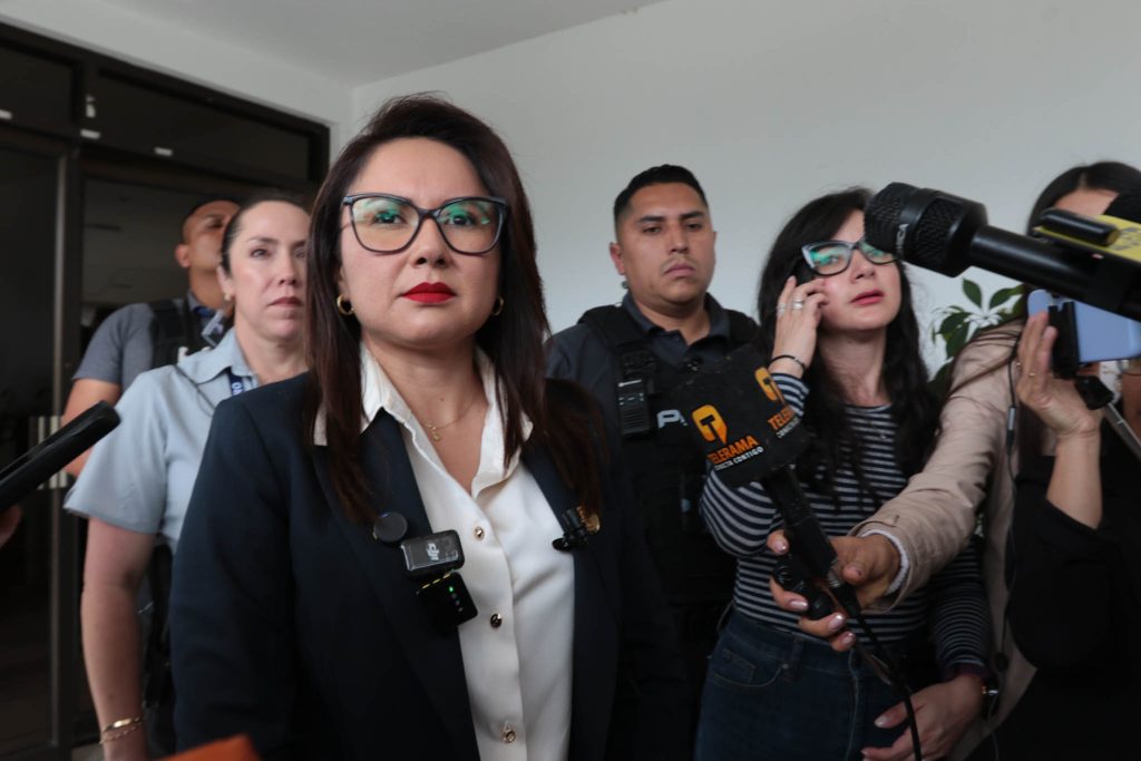 Nataly Morillo tuvo una reunión en Cuenca. Foto: Xavier Caivinagua/El Mercurio