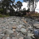 Bajan caudales de ríos en Cuenca mientras el Instituto Nacional de Meteorología e Hidrología (Inamhi) advierte lluvias intensas.