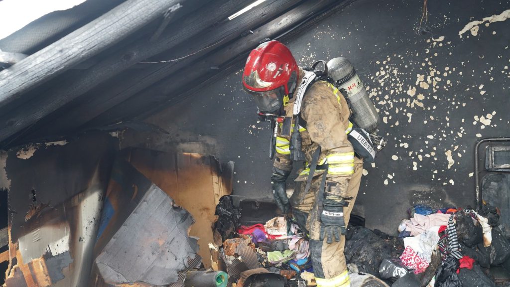Bomberos de Cuenca atendieron la emergencia. Foto: Bomberos Cuenca