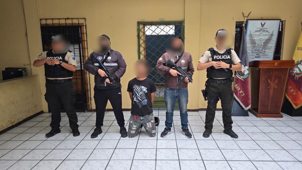 Entre los detenidos está un hombre que comercializaba droga, informó la Policía Nacional. Foto: PN
