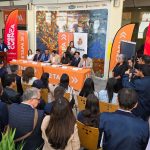 La presentación de los ingenieros tuvo lugar el miércoles 14 de enero de 2026 en la plaza Pablo Neruda, en las afueras de las oficinas administrativas de ETAPA EP. /Cortesía