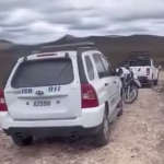 Captura del video publicado por un ciudadano que denunció la presencia policial en las inmediaciones de Quimsacocha para presuntamente resguardar una empresa minera privada. /Cortesía