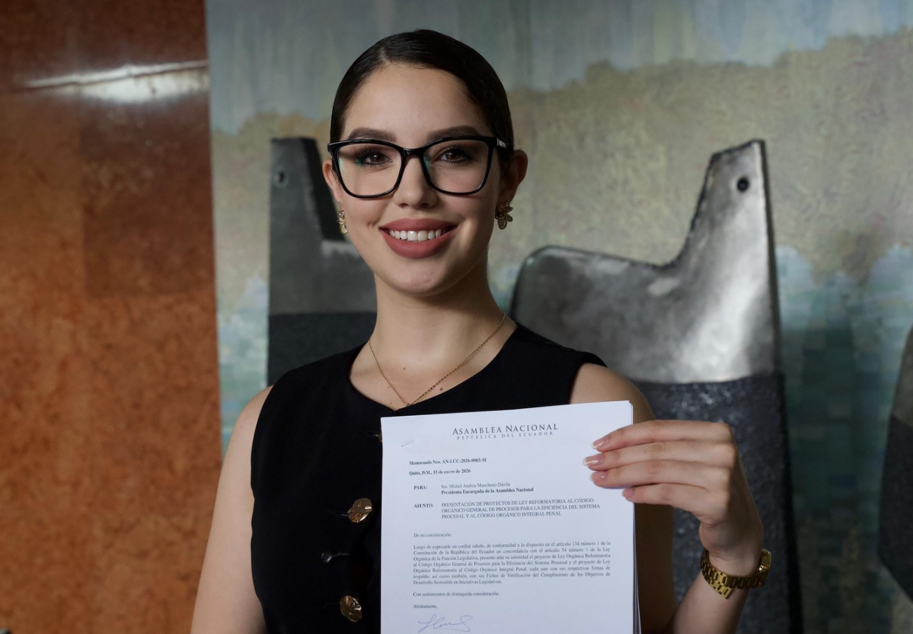 Criticas a propuestas de la legisladora Camila León sobre propuesta de reforma al COIP en materia de discursos sobre funcionarios públicos. /Cortesía