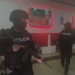 La Policía Nacional estuvo al frente del operativo. Foto captura