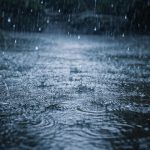 Los pronósticos apuntan a que volverá a llover en Ecuador en enero de 2026. Foto: IA