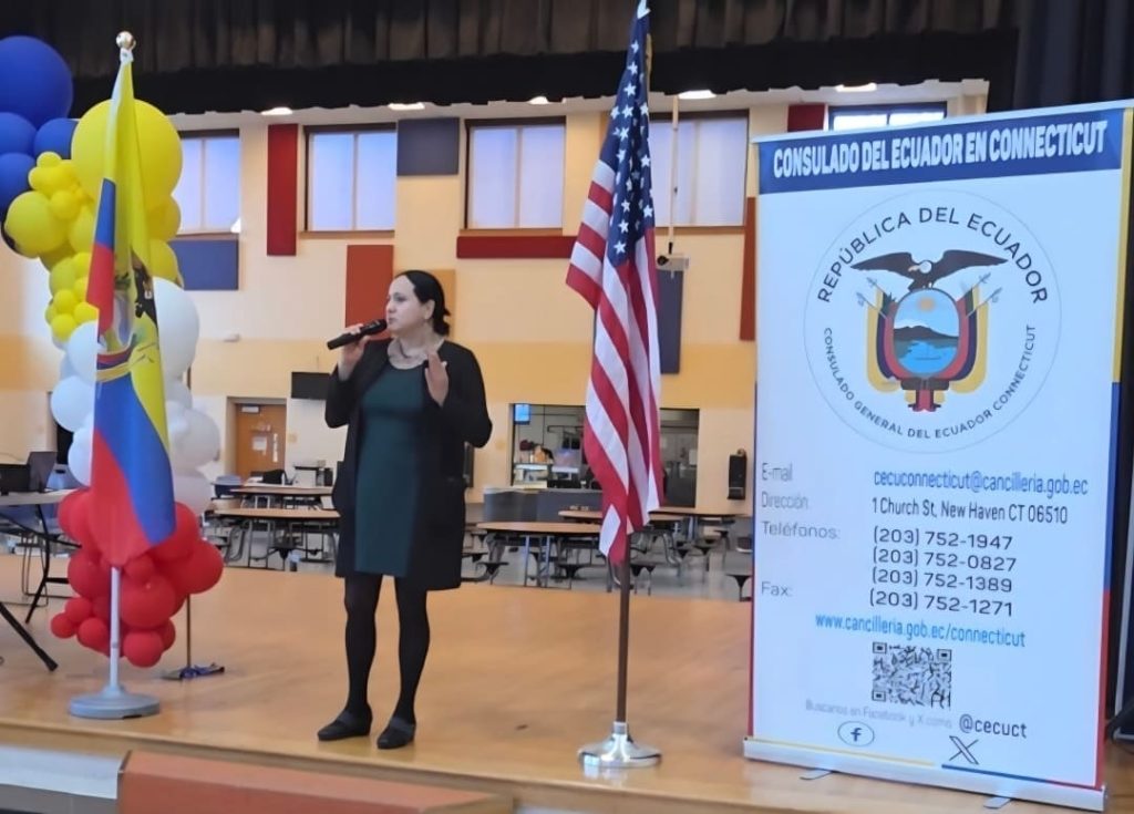 Consulado de Ecuador en EE.UU habilita línea gratuita para emergencias. El número es el +1 413 758 1709.