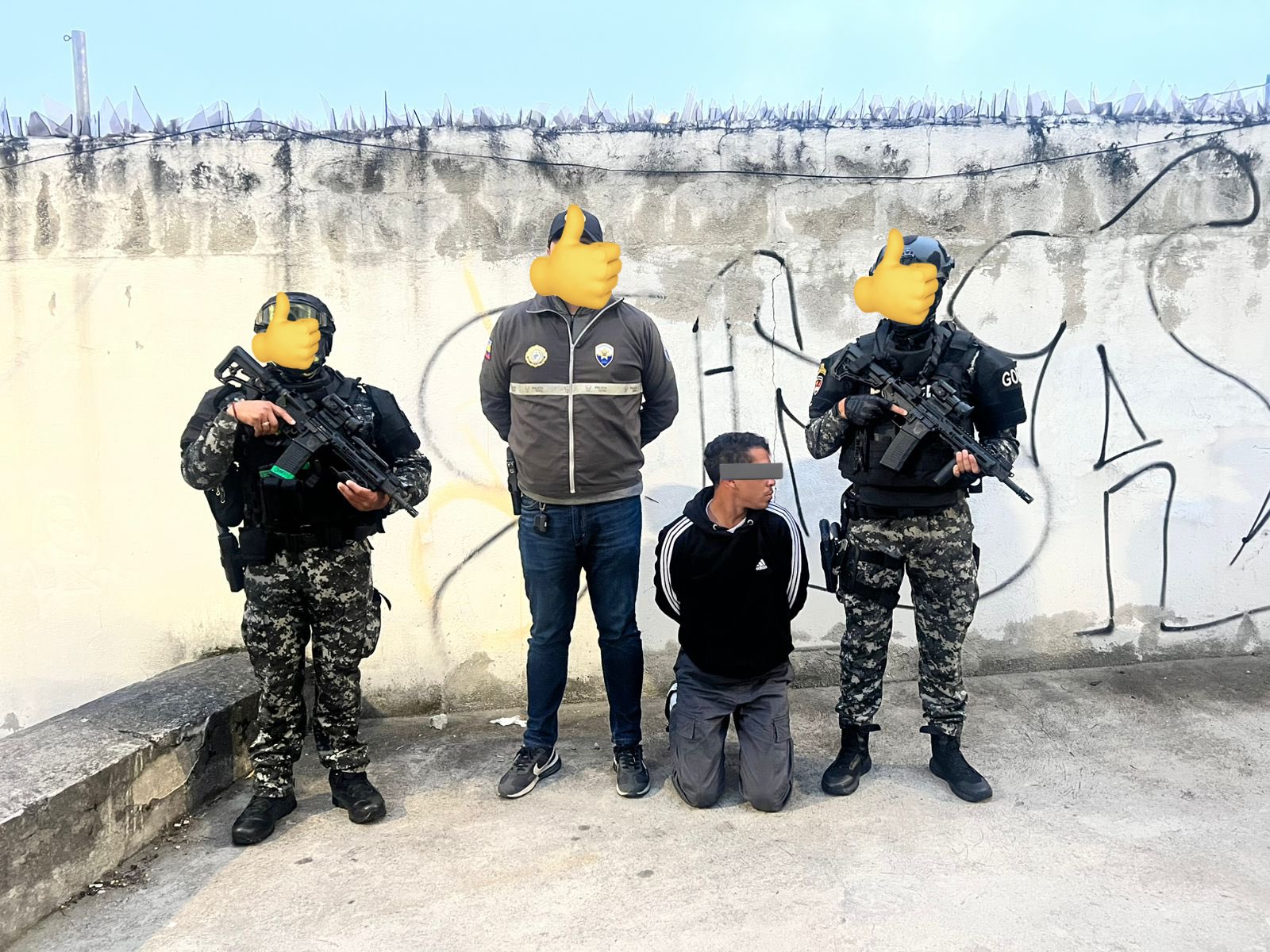 El ministro John Reimberg compartió una fotografía del detenido.