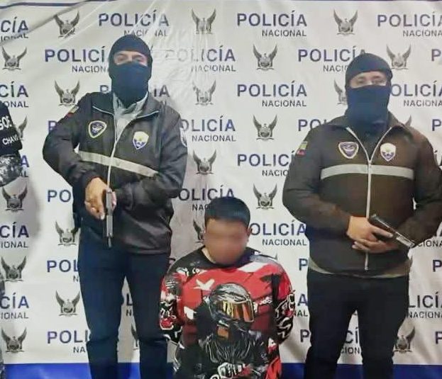 El hombre fue detenido en una vivienda en la parroquia Sinincay. Foto: Policía Nacional