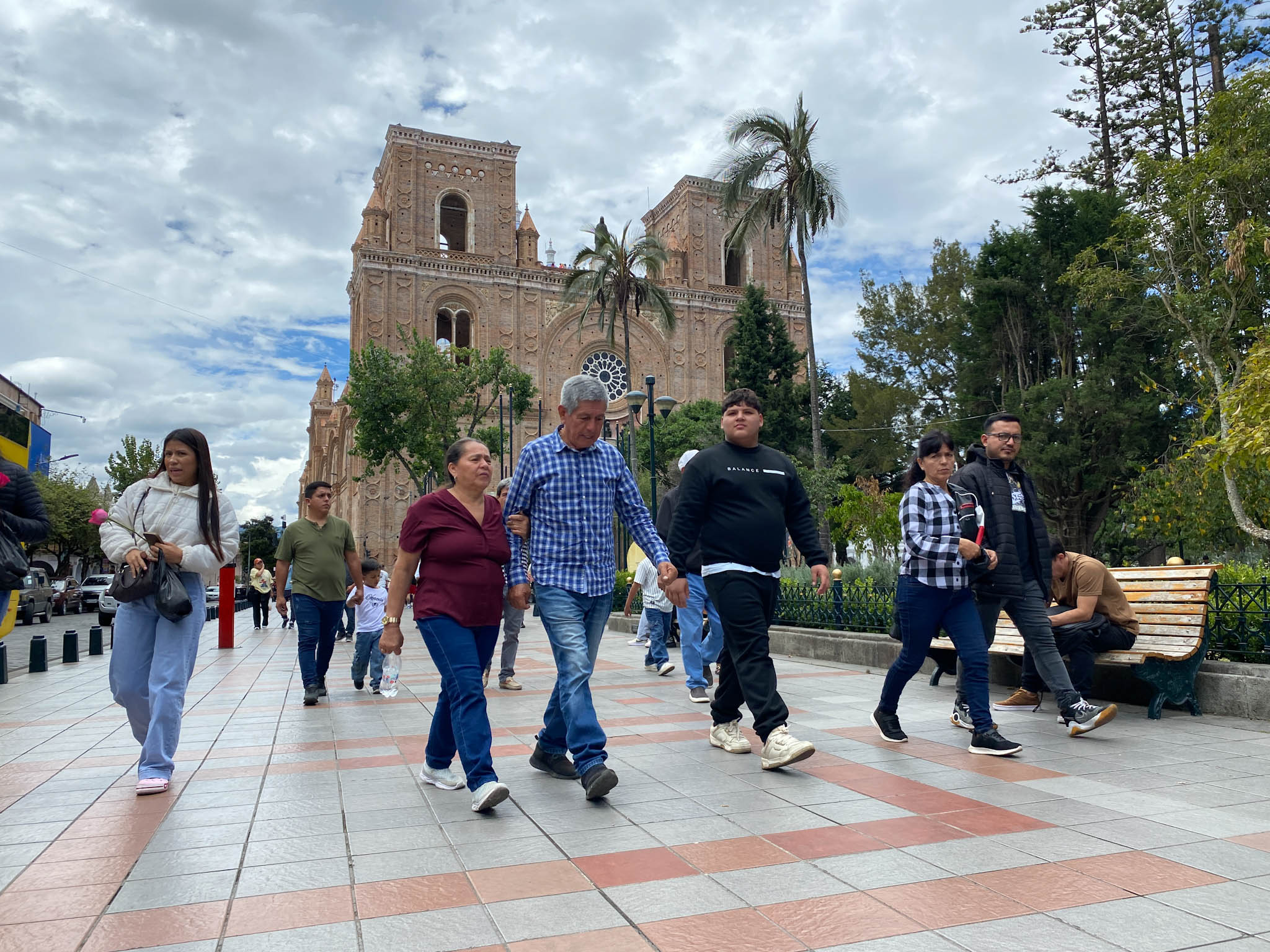 Cuenca se ha convertido en un sitio turístico por excelencia de Ecuador. Foto: Xavier Caivinagua/El Mercurio