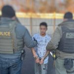 ICE detiene a migrante ecuatoriano con antecedentes penales en Massachusett, en Estados Unidos. Será deportado.