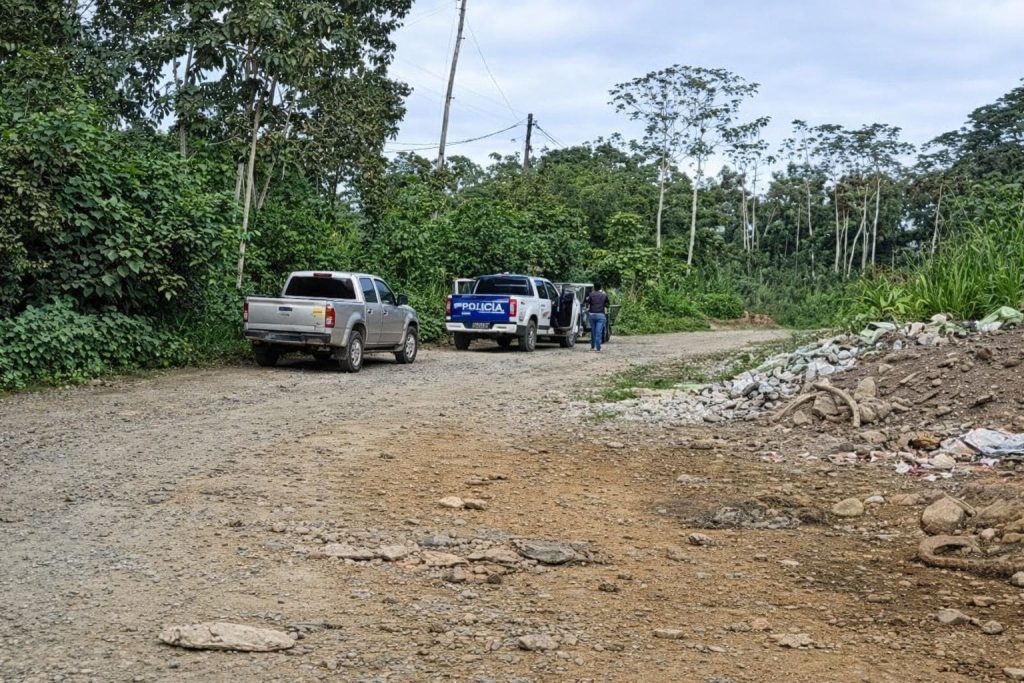 Aparece cadáver decapitado en la vía a El Pedregal, en Camilo Ponce Enríquez, en Azuay.