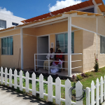 El avalúo comercial de las viviendas no debe superar los USD 55.049,22. Foto: MIDUVI