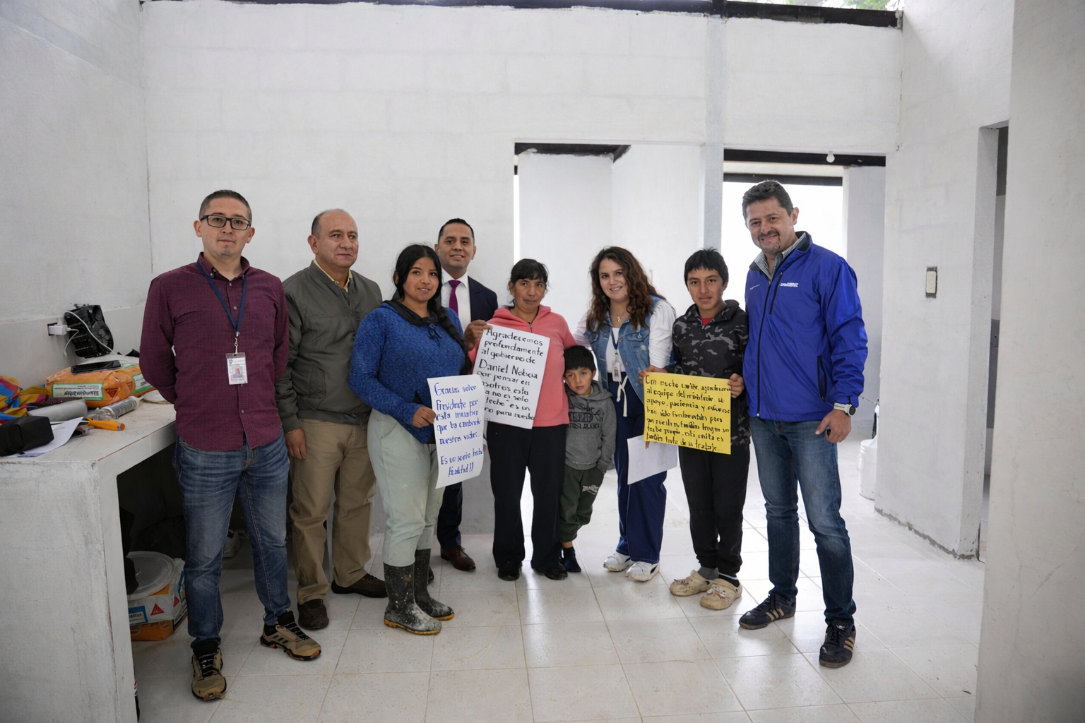 Gobierno entrega viviendas gratuitas a personas de escasos recursos en Cañar y Azuay. Se trata de casas 100 % subvencionadas.