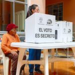 Con el Voto en Casa, las personas pueden sufragar en sus viviendas. Foto: CNE