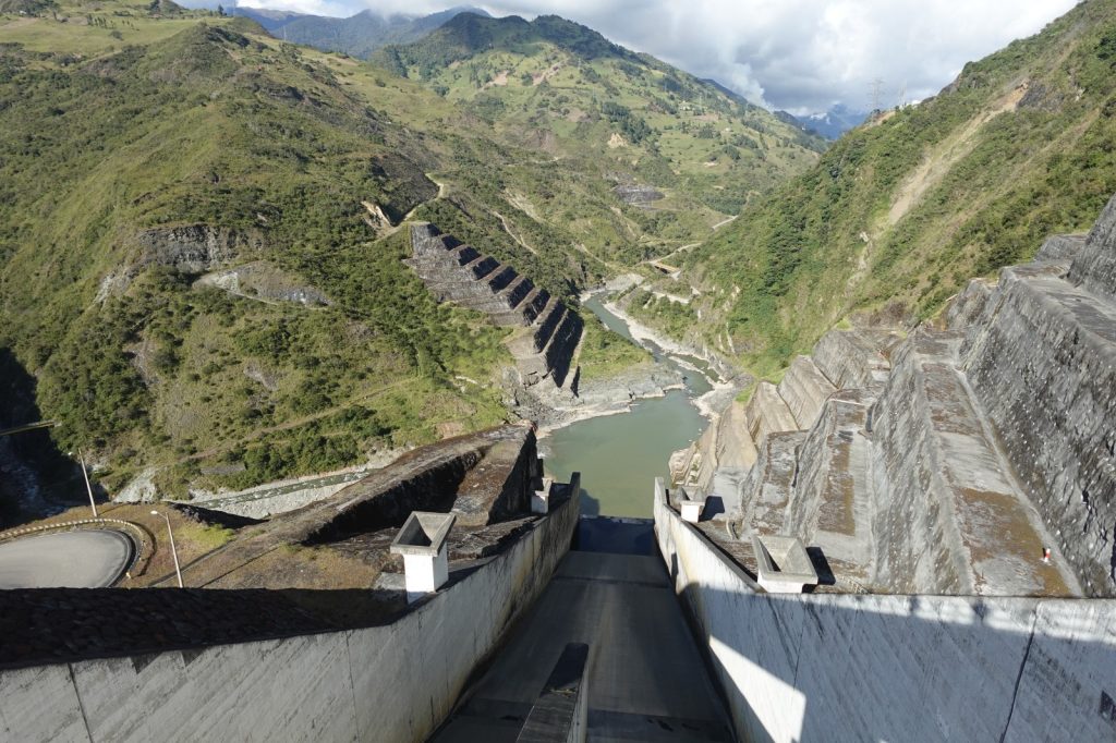 El embalse de Mazar es clave para la generación de energía en época seca. Foto: Fabian Campoverde/El Mercurio