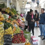 Cuenca se mantiene con la canasta básica más cara del Ecuador: 861,45 dólares, según el Instituto Nacional de Estadísticas y Censos (INEC).
