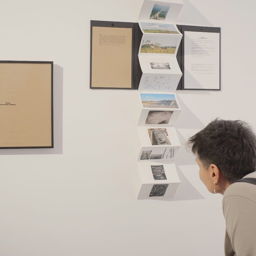 Las obras del artista están expuestas en Galería OFF. Foto: Ricardo Bohorquez/Facebook