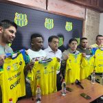 Presentación del cuerpo técnico de Gualaceo SC. Foto: Martín Álvarez/El Mercurio