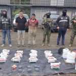 Dos personas fueron detenidas por las Fuerzas Armadas. Foto: Xavier Bermúdez/X
