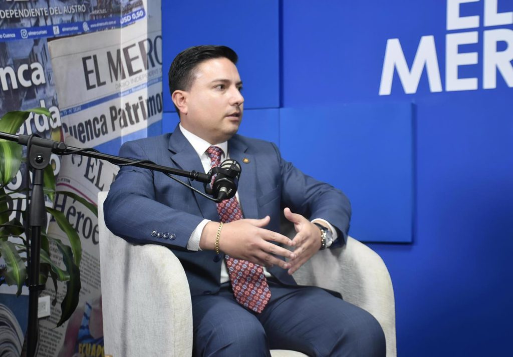 Agustín Borja asumió como rector de la Universidad Católica de Cuenca. Foto: Universidad Católica