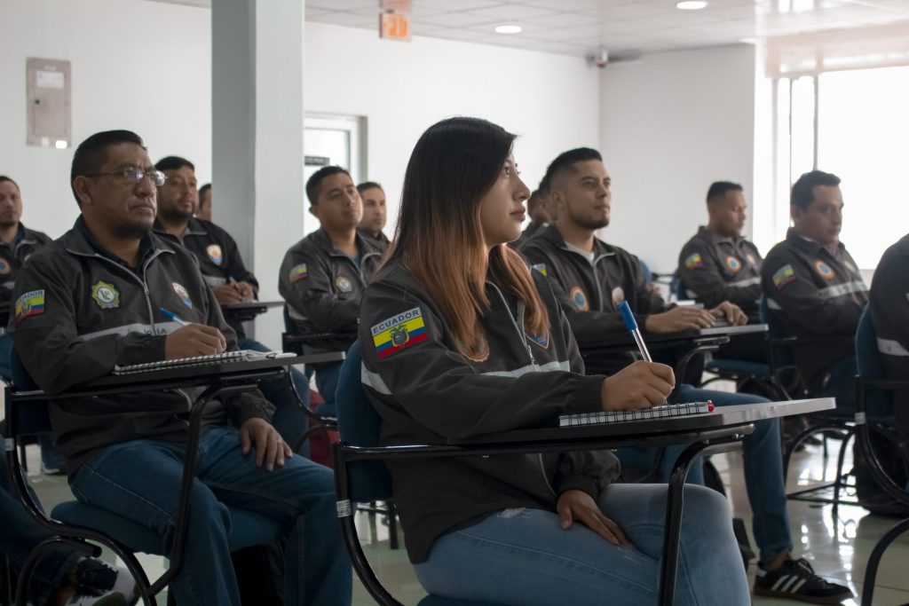 Policía Nacional busca profesores para su instituto. ¿Como postular?. En www.isupol.edu.ec está la lista de requisitos.