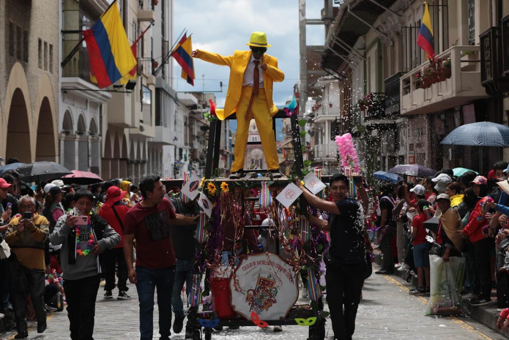 Por décima ocasión se vivirá en Cuenca el desfile de carnaval por el Centro Histórico. /Archivo