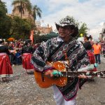El desfile se llevó a cabo en el Centro Histórico de Cuenca. Foto: El Mercurio
