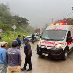 Motociclista muere en fatal accidente en la vía Cuenca-Girón-Pasaje. Agentes de la CTE hicieron el levantamiento del cadáver.