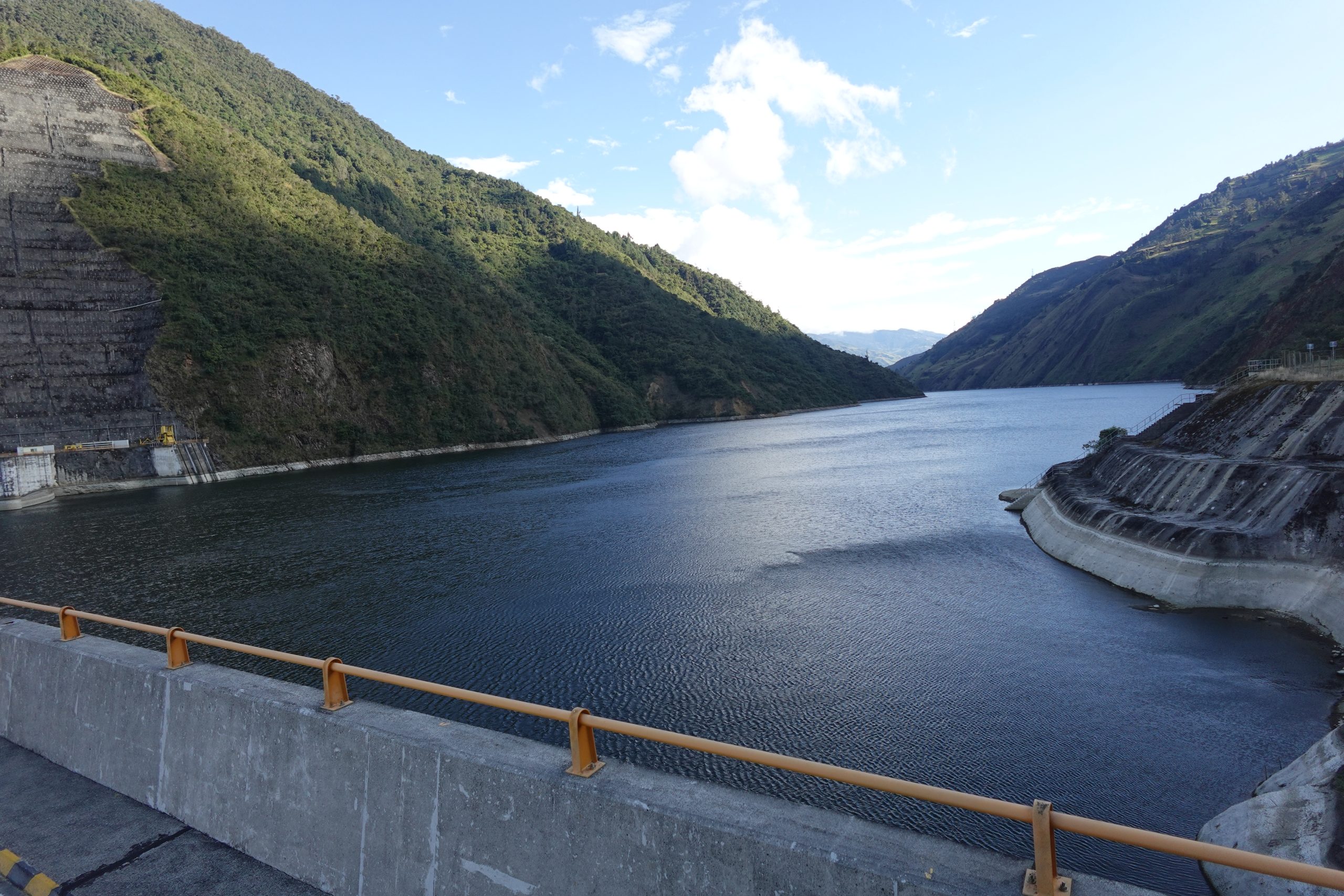 El embalse ce Mazar forma parte del proyecto hidroeléctrico Paute Integral. /FCS