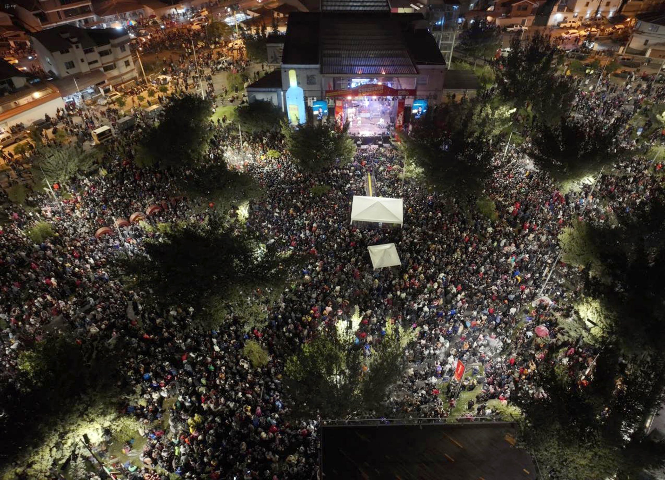 El 12 de febrero, cientos de personas participaron en el Jueves de Compadres y Comadres. Foto: API