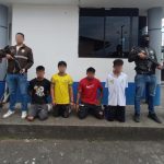 Cuatro hombres fueron detenidos por la Policía Nacional. Foto: Policía