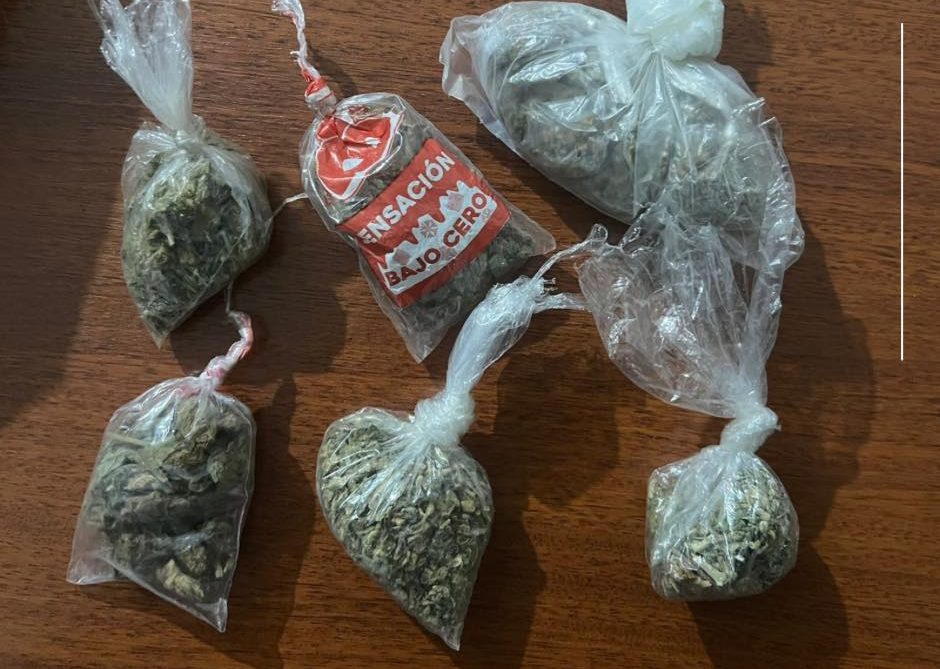 La Policía encontró varias dosis de droga en los operativos. Foto: Policía Nacional