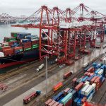 La sobretasa que impuso el Gobierno de Donald Trump entró en vigencia. Foto: AFP