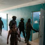 Militares encontraron celulares en la cárcel de mujeres de Azogues. En un operativo anterior también encontraron dispositivos móviles.