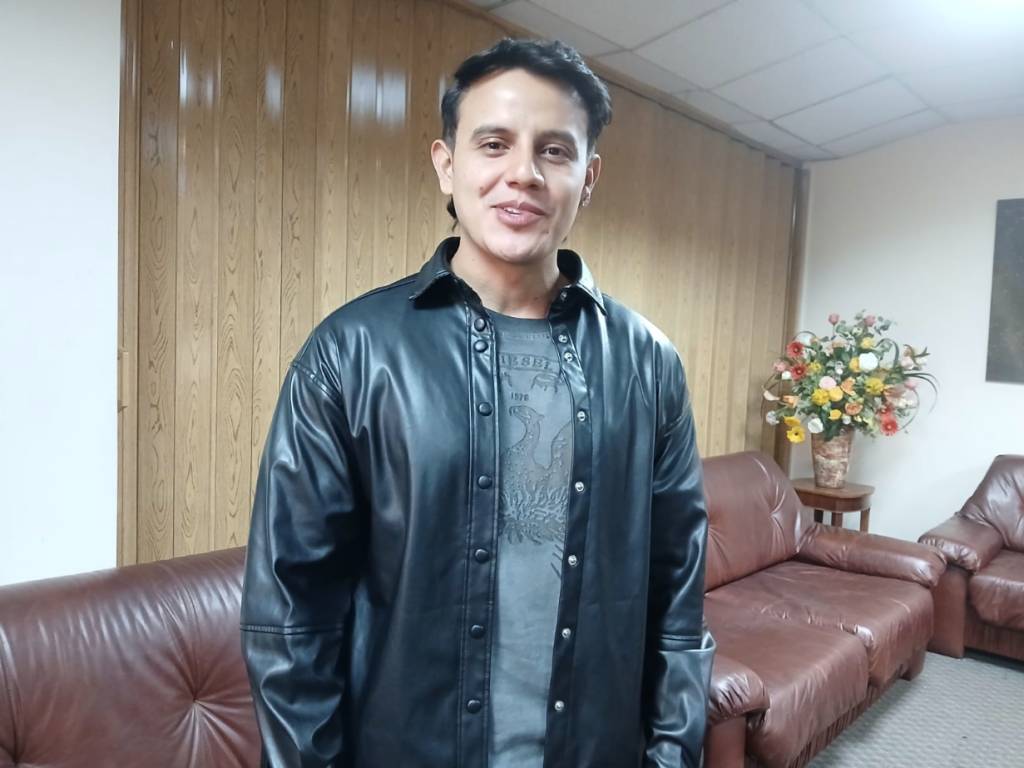 El artista Jordan Portilla visitó Diario El Mercurio para contar sobre sus proyectos musicales. /XCA