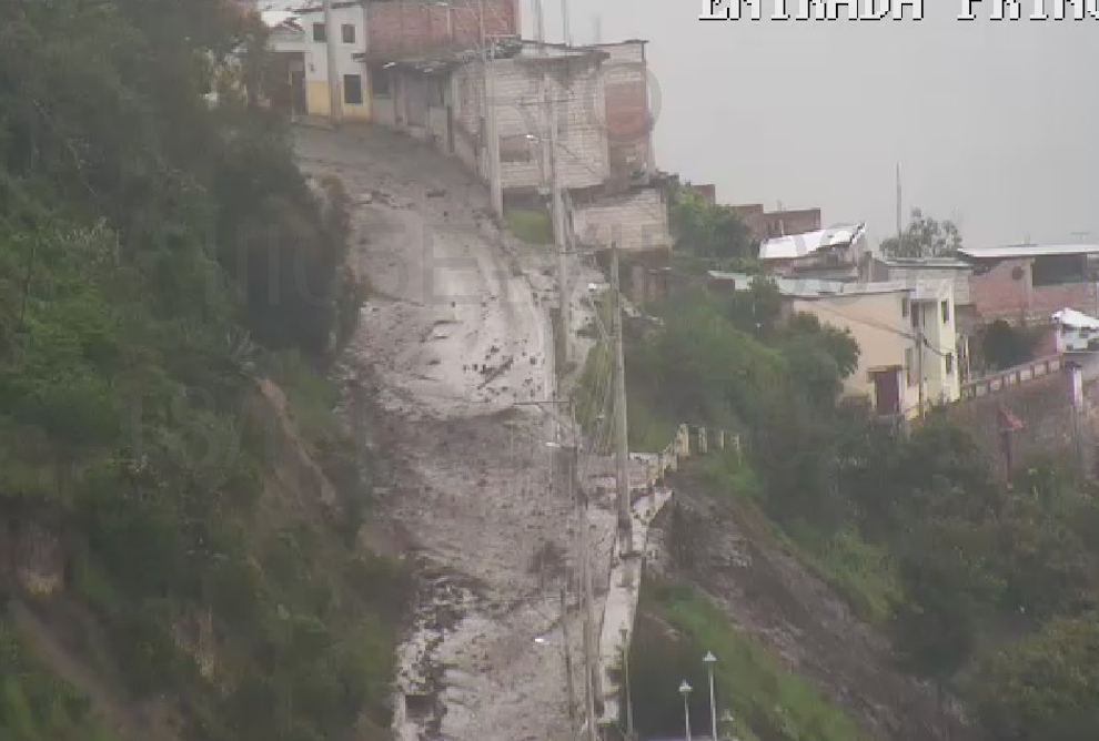 El ECU 9-1-1 publicó fotográficas de capturas de los videos obtenidos por las cámaras de vigilancia en Alausí. /Cortesía