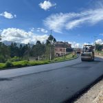 La vía La Compañía está siendo intervenida por el Municipio de Cuenca. Foto: Alcaldía