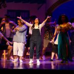 El show incluye la participación de docenas de personas en escena. Foto: cortesía para El Mercurio