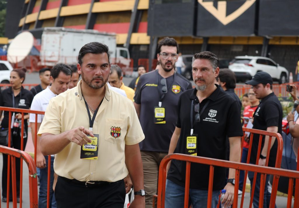 Antonio Álvarez y Miguel Montalvo llegando al estadio de Barcelona SC. Foto: API